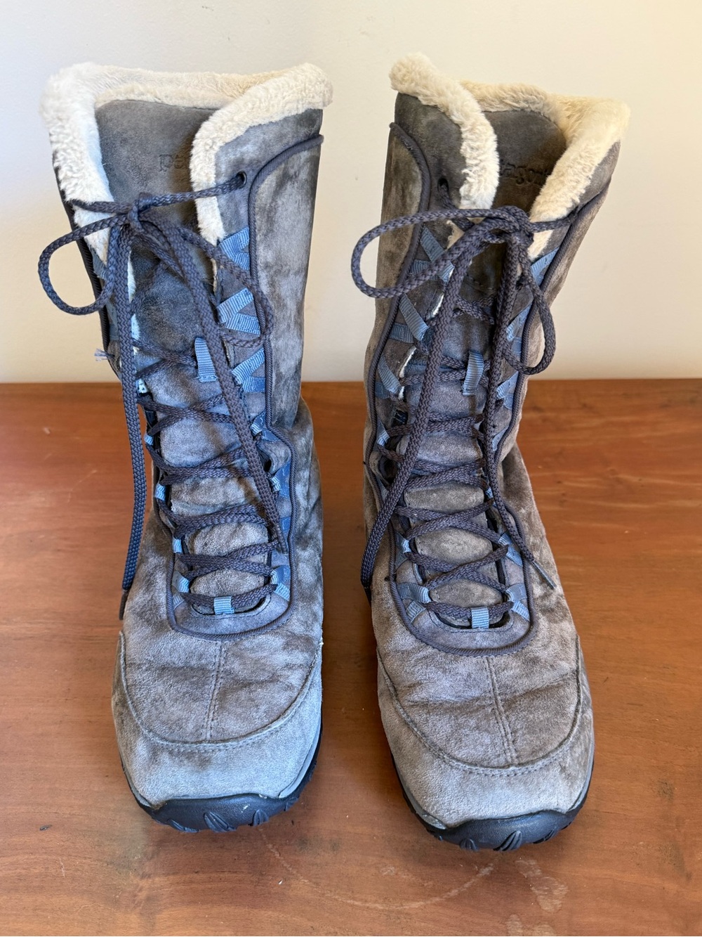 Patagonia Forge Gray Suede Waterproof Lugano Lace Up Winter Tall Boots, size 7.5